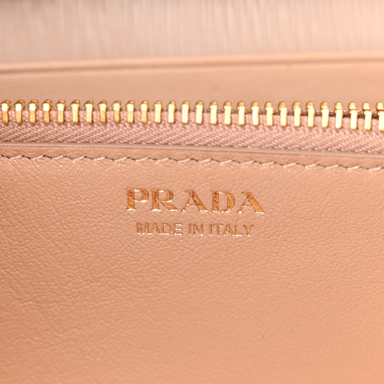 Prada Vitello Move Metal Oro Chain Wallet Cipria 6 of 9
