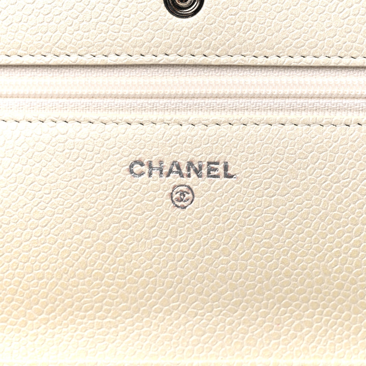 Iridescent Caviar Quilted Wallet on Chain WOC Ivory