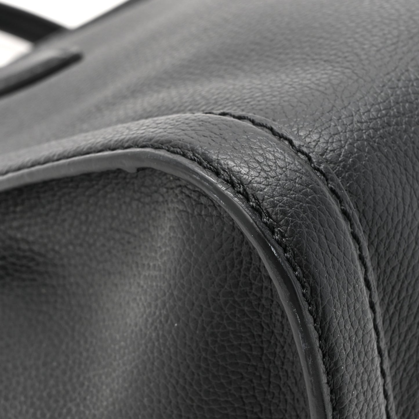 Pebbled Calfskin Small Skull Padlock Zip Around Tote Black