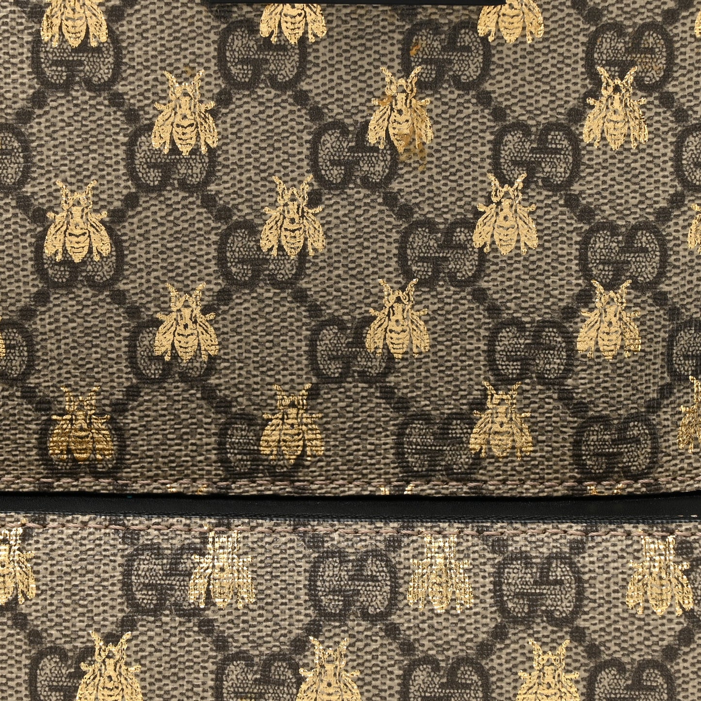 GG Supreme Monogram Bees Print Small Day Backpack Beige Oro Black