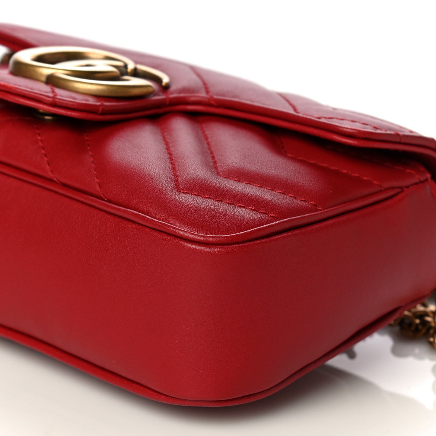 Calfskin Matelasse Super Mini GG Marmont Shoulder Bag Hibiscus Red