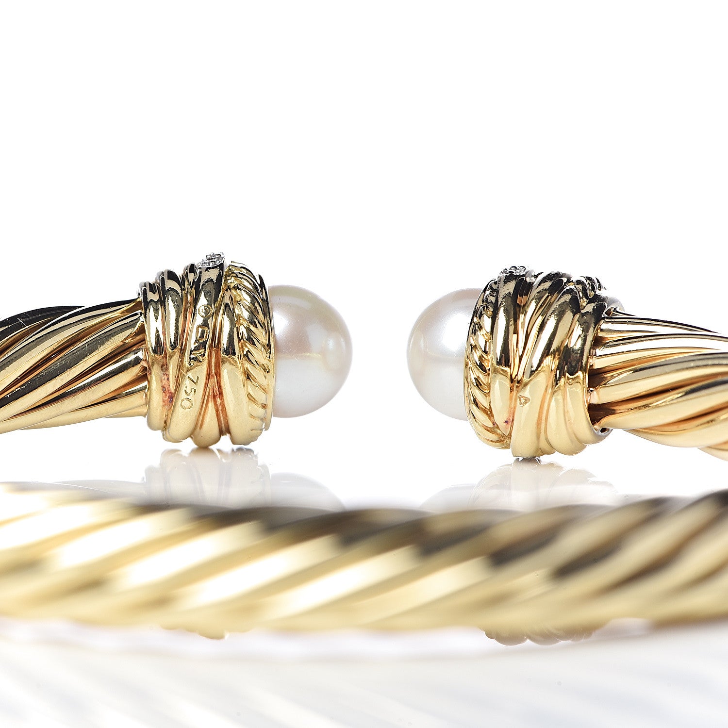 David Yurman 18K Yellow Gold Diamond Pearl 7mm Crossover Bracelet 4 of 4