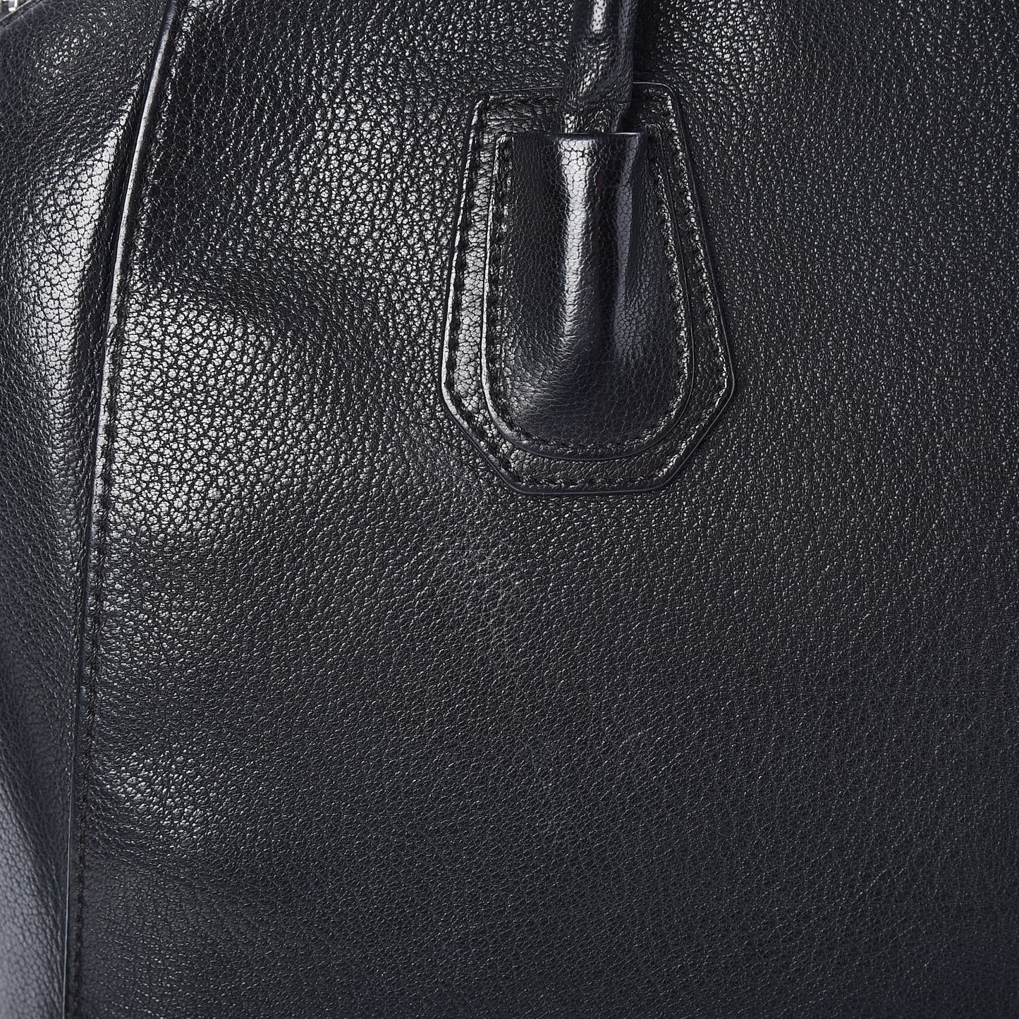 Sugar Goatskin Medium Antigona Black