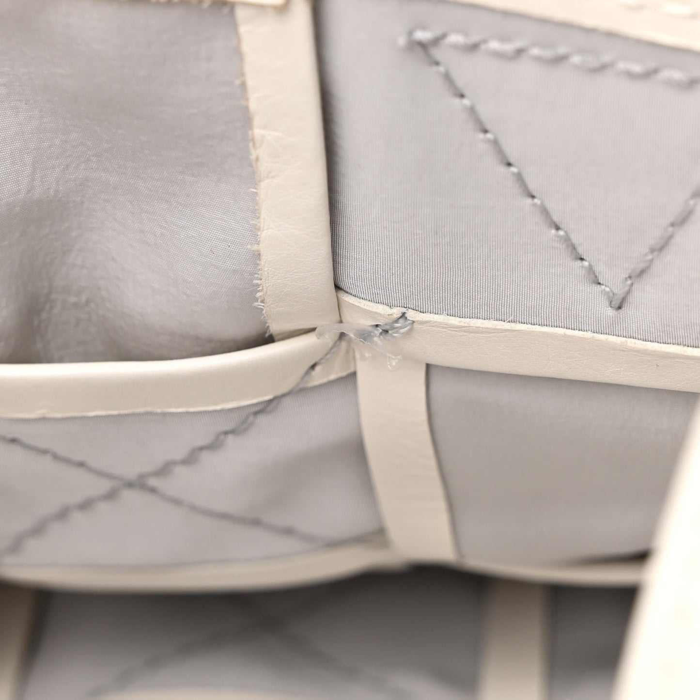 Calfskin Maxi Intrecciato Cassette Tote White