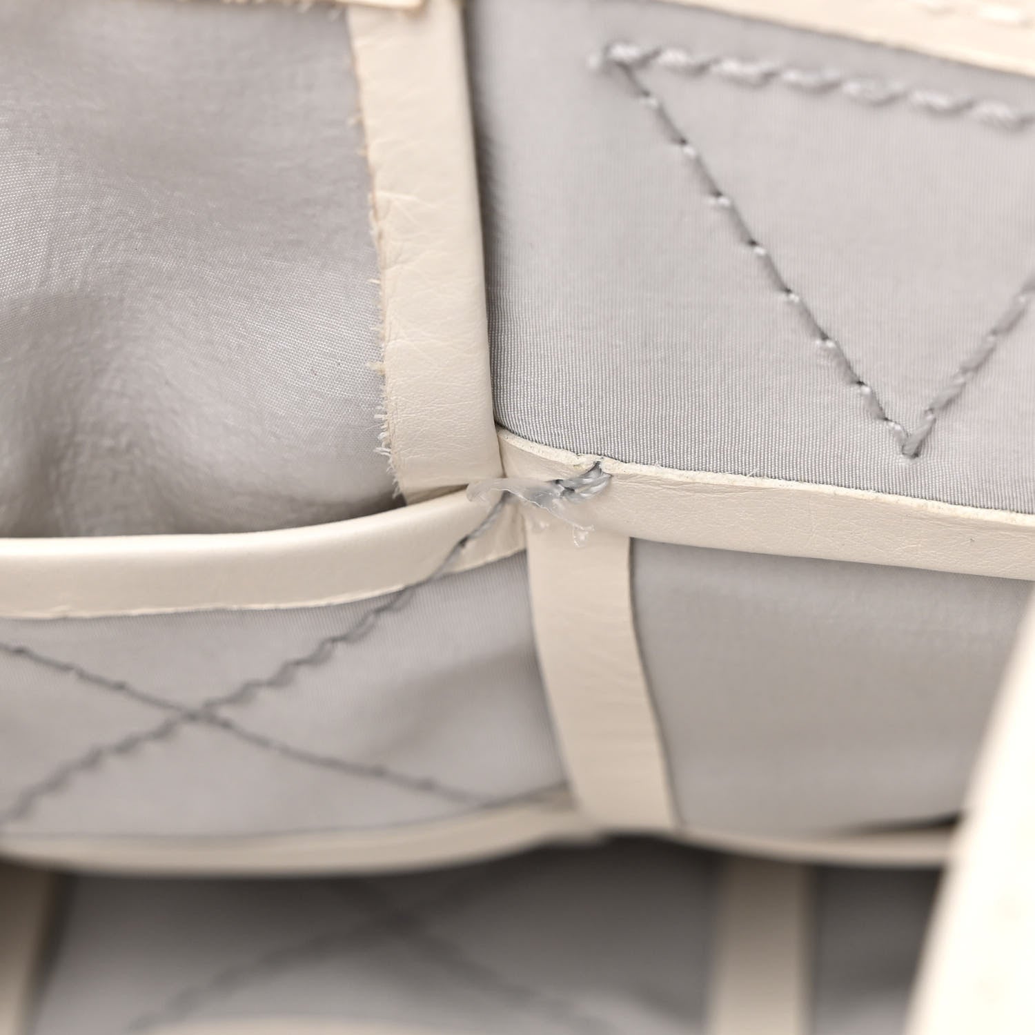 Bottega Veneta Calfskin Maxi Intrecciato Cassette Tote White 15 of 15