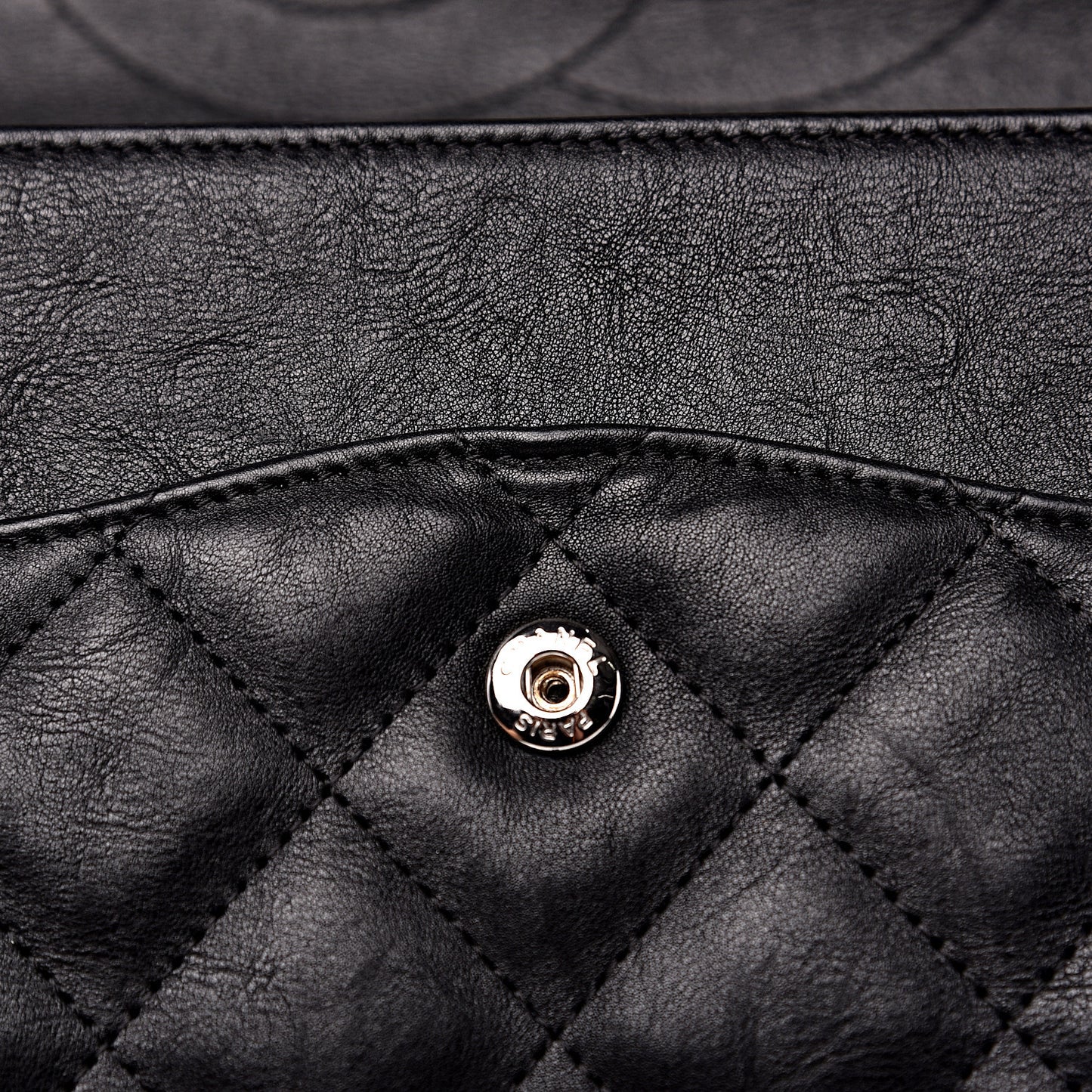 Crumpled Calfskin Quilted Jumbo Double Flap So Black