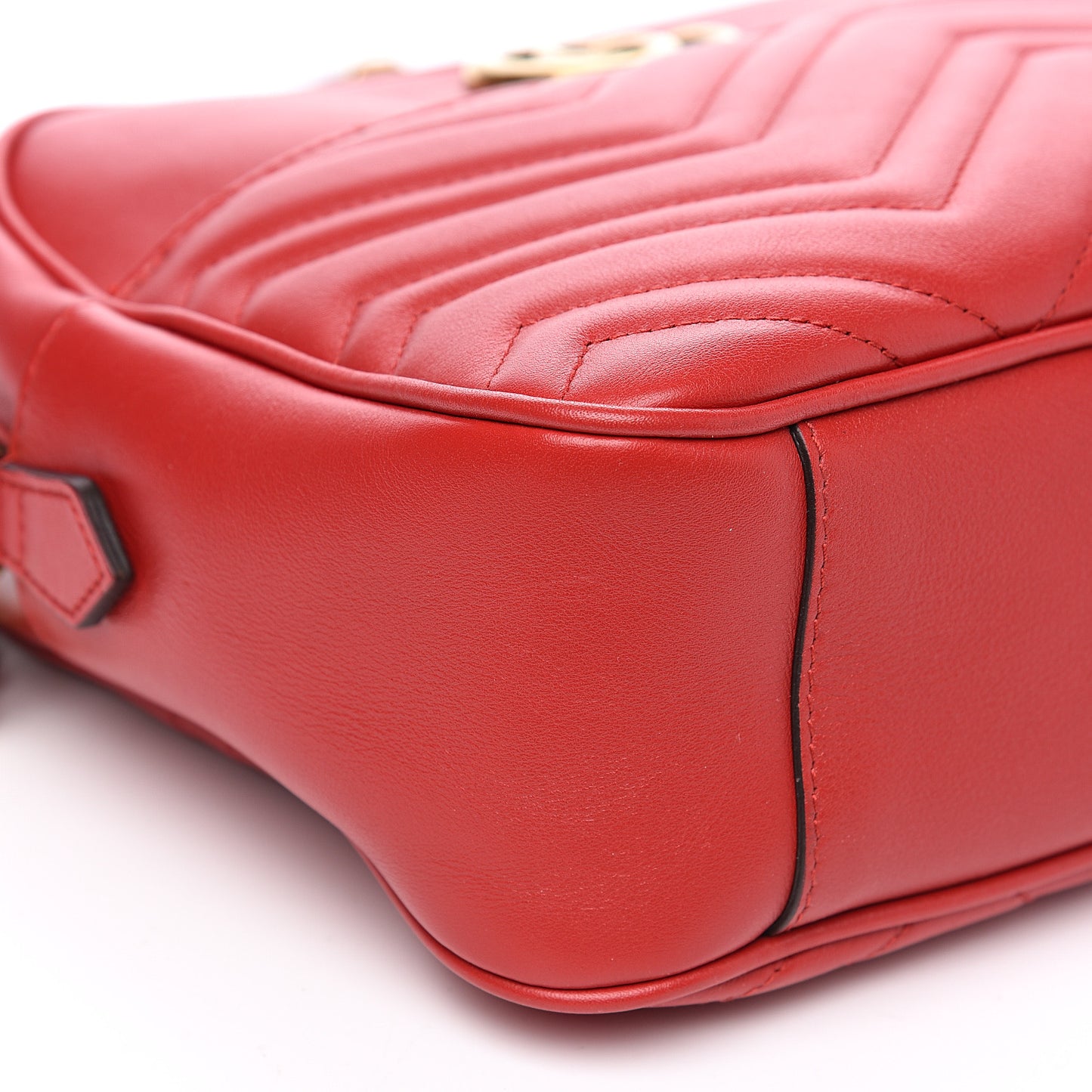 Calfskin Matelasse Medium GG Marmont Chain Shoulder Bag Hibiscus Red