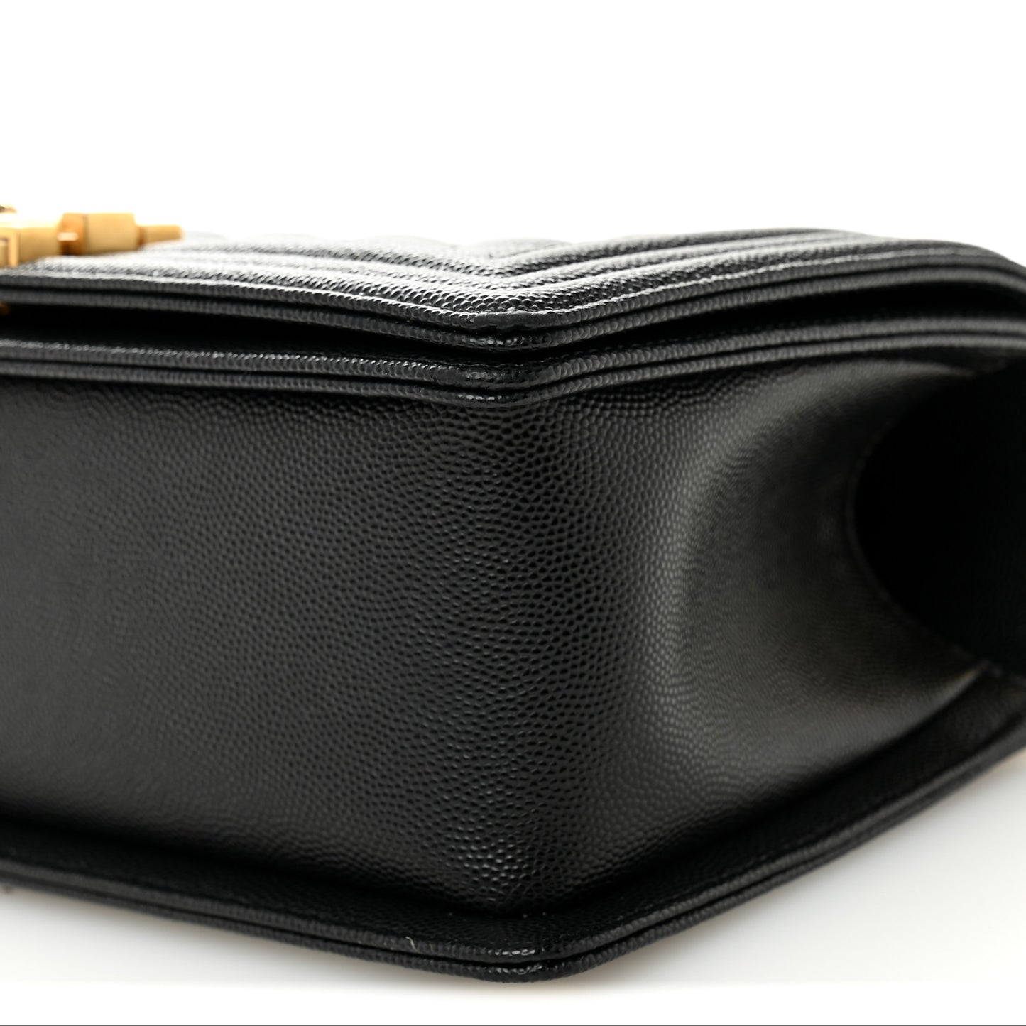 Caviar Quilted Medium Boy Flap Black
