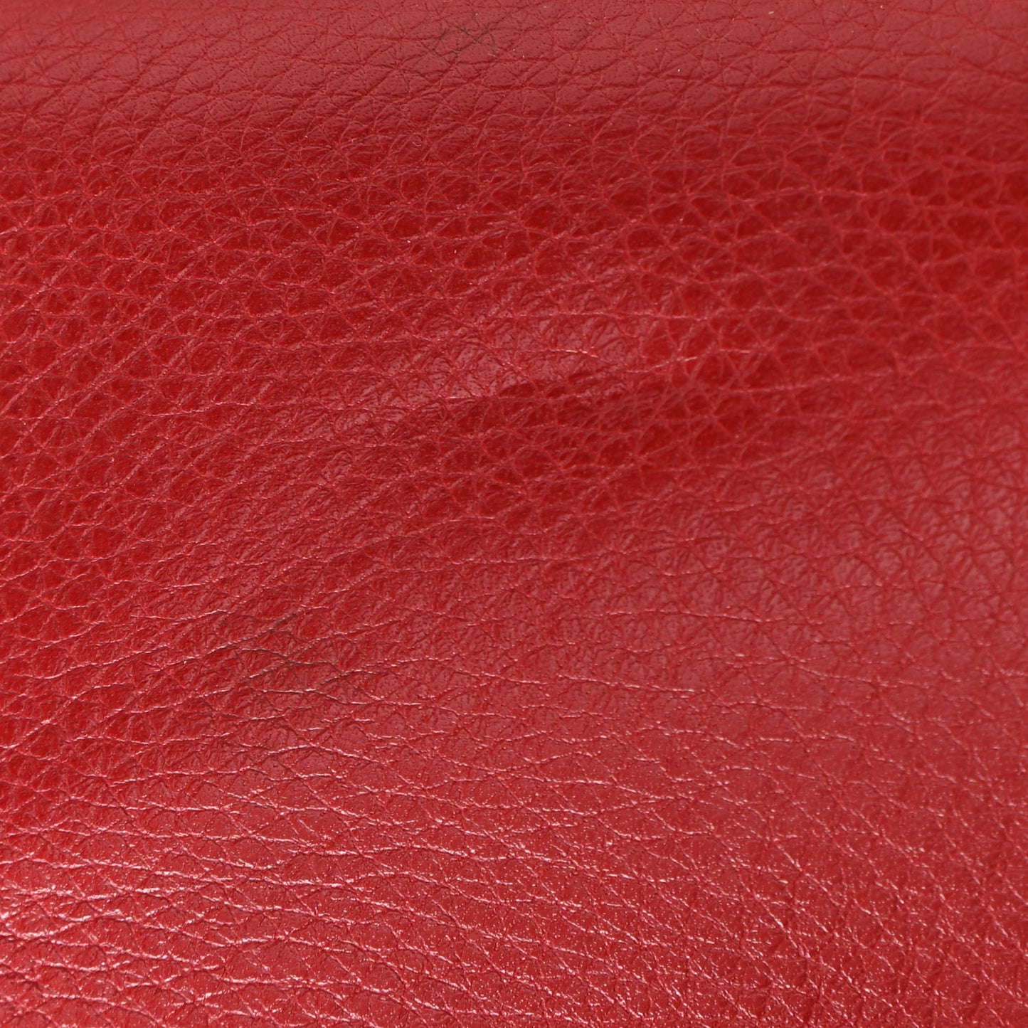 Pebbled Calfskin Medium Glam Lock Rockstud Flap Red
