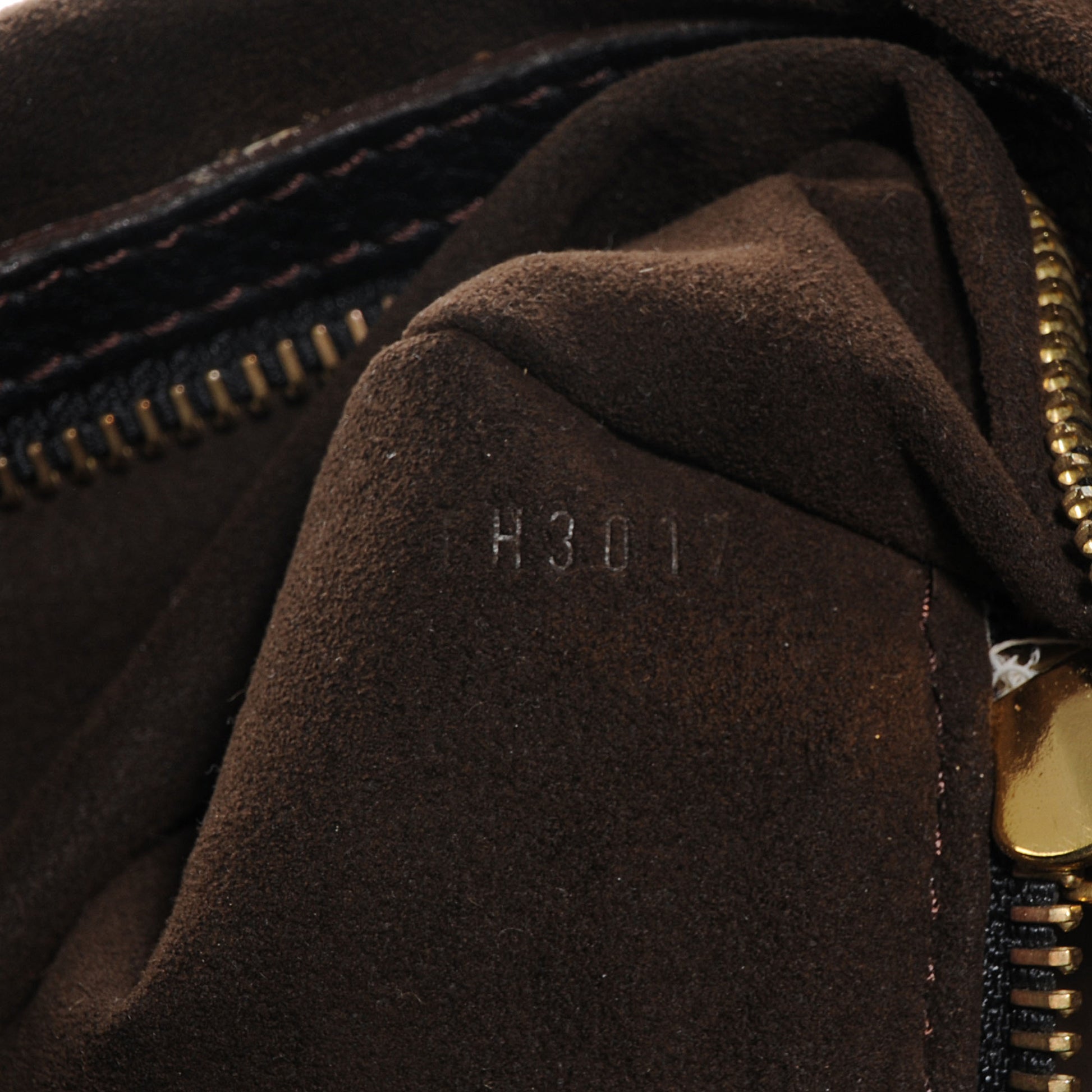 Louis Vuitton Mahina XL Black 7 of 7