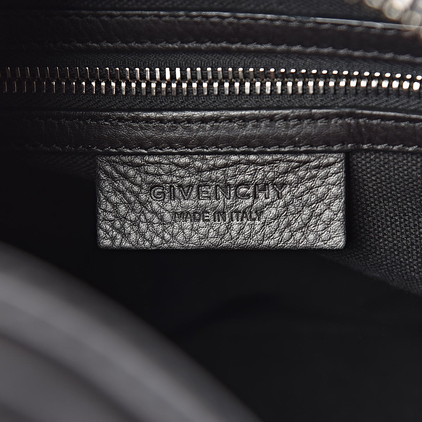 Pebbled Calfskin Small Nightingale Black