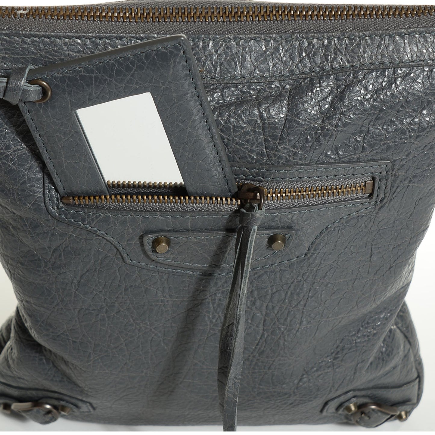 Agneau Classic Hardware Flat Crossbody Gris Tarmac