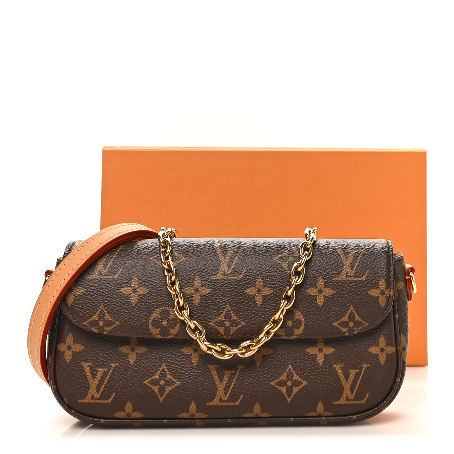 Monogram Ivy Wallet On Chain