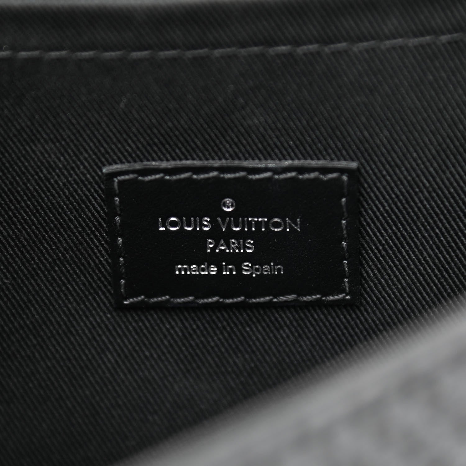 Louis Vuitton Damier Graphite 3D Studio Messenger 6 of 8