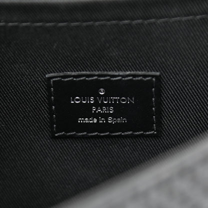 Louis Vuitton Damier Graphite 3D Studio Messenger 6 of 8