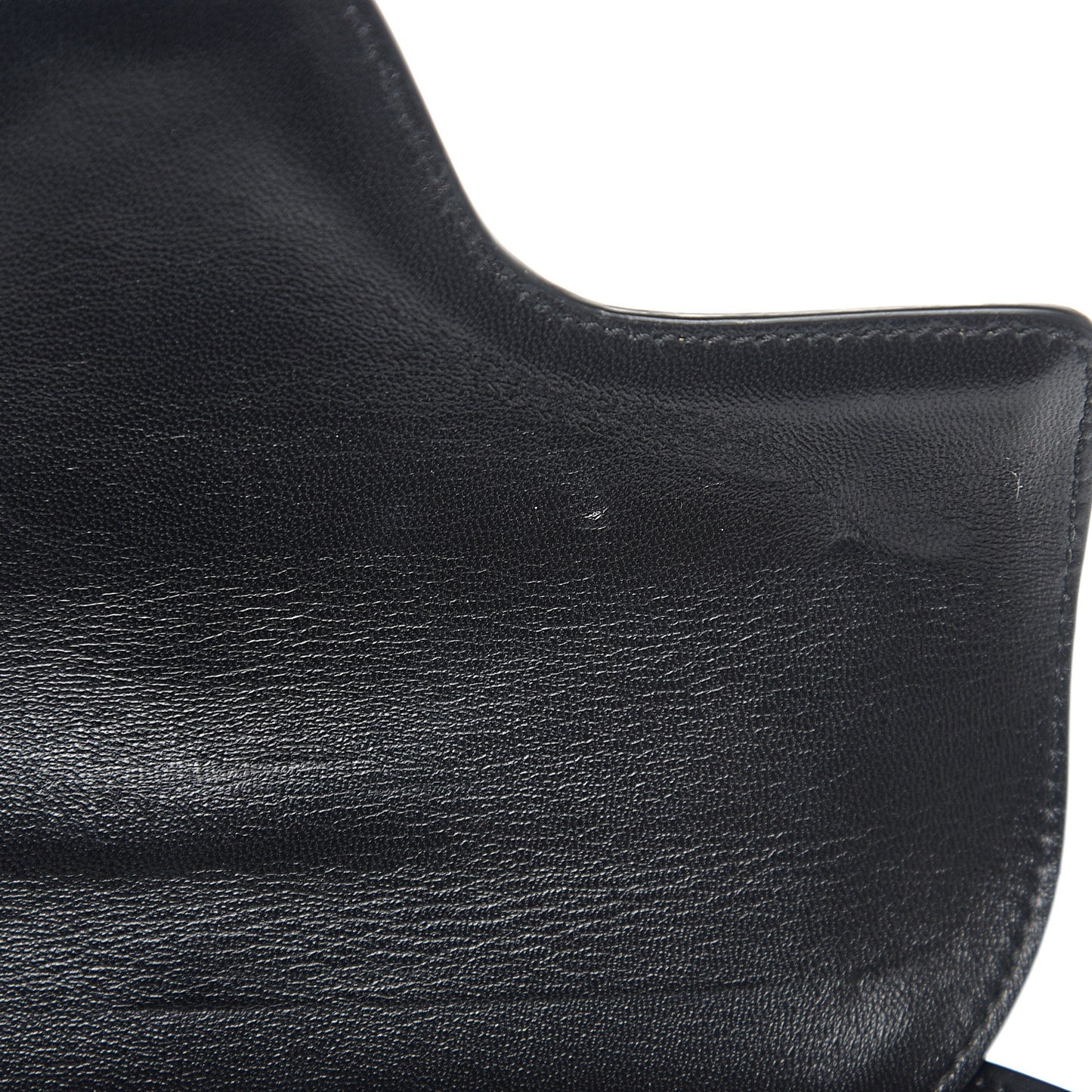 Satinated Calfskin Besace Small 16 Black