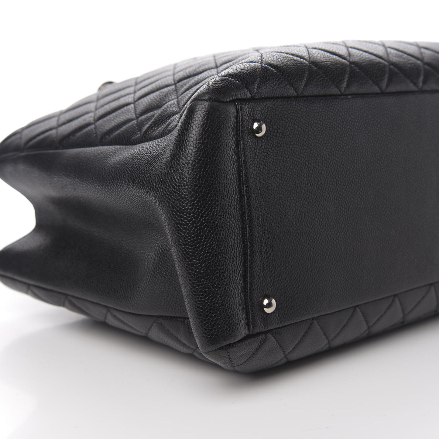 Caviar Quilted XL Grand Shopping Tote GST Black