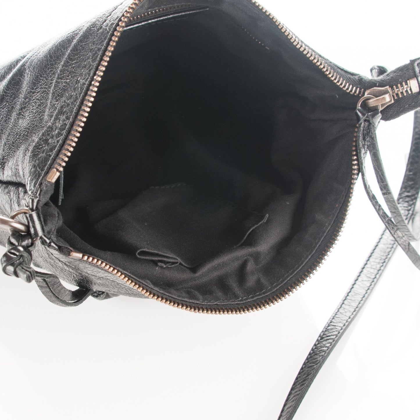 Agneau Classic Hardware Flat Crossbody Black