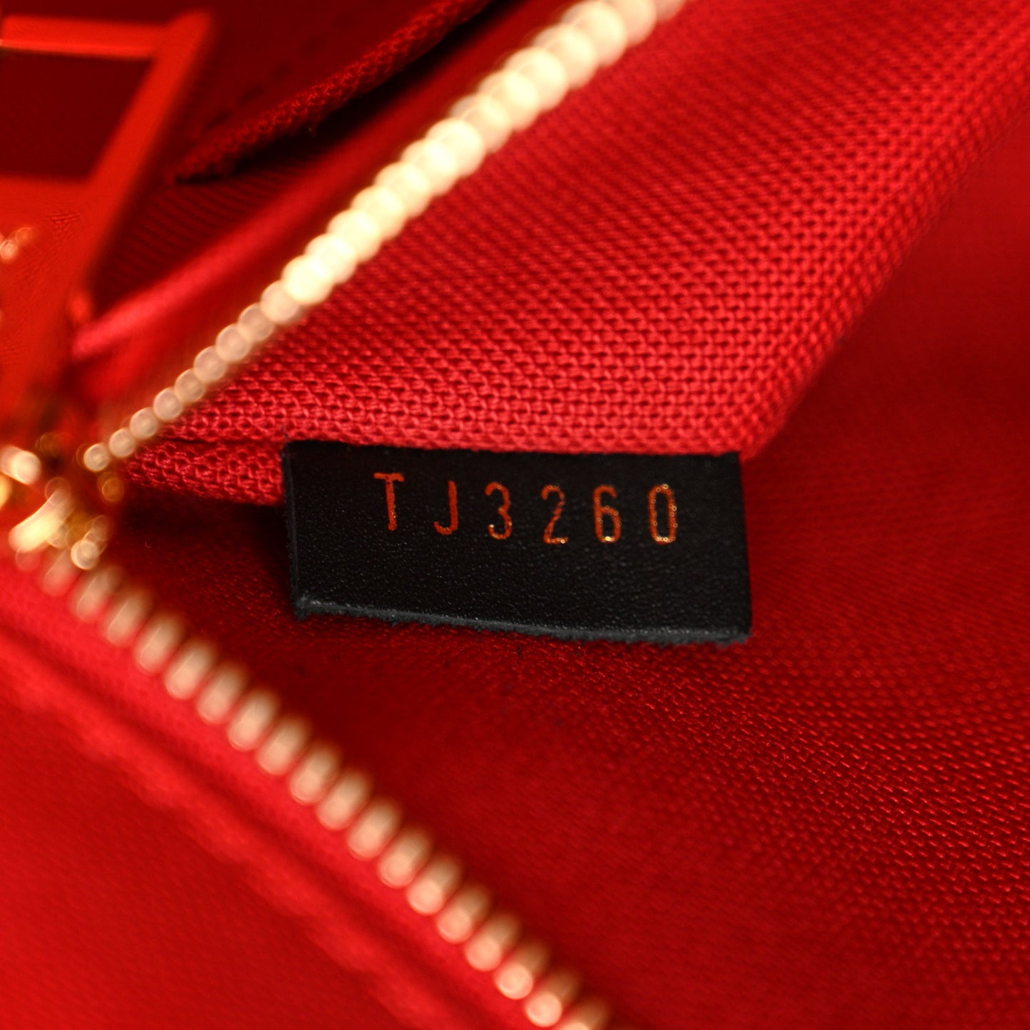 Reverse Monogram Giant Onthego MM