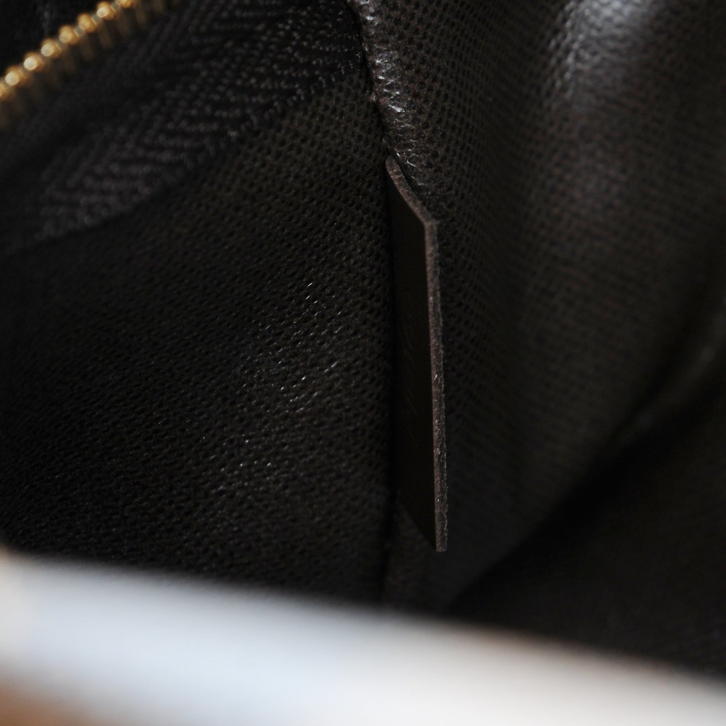 Damier Ebene Toiletry Bag 25