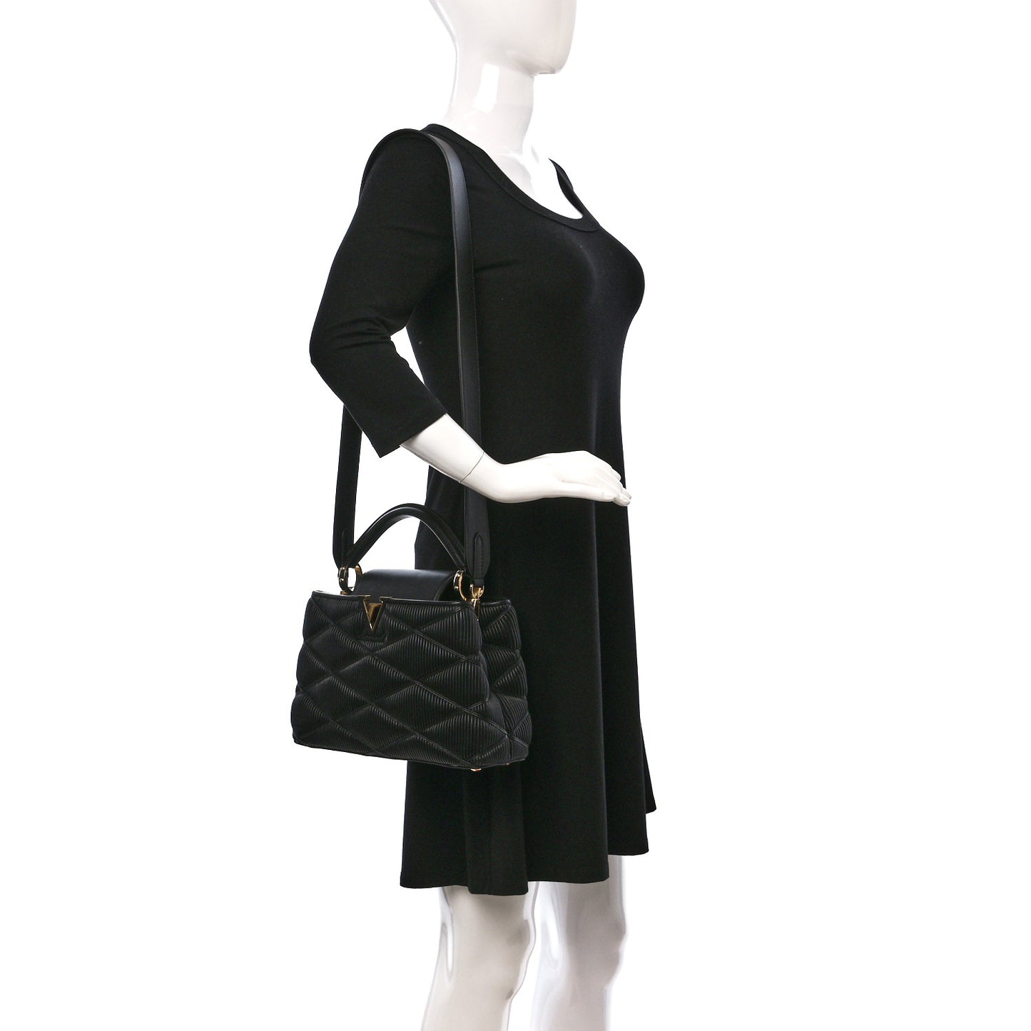 Calfskin Pleated Capucines BB Black