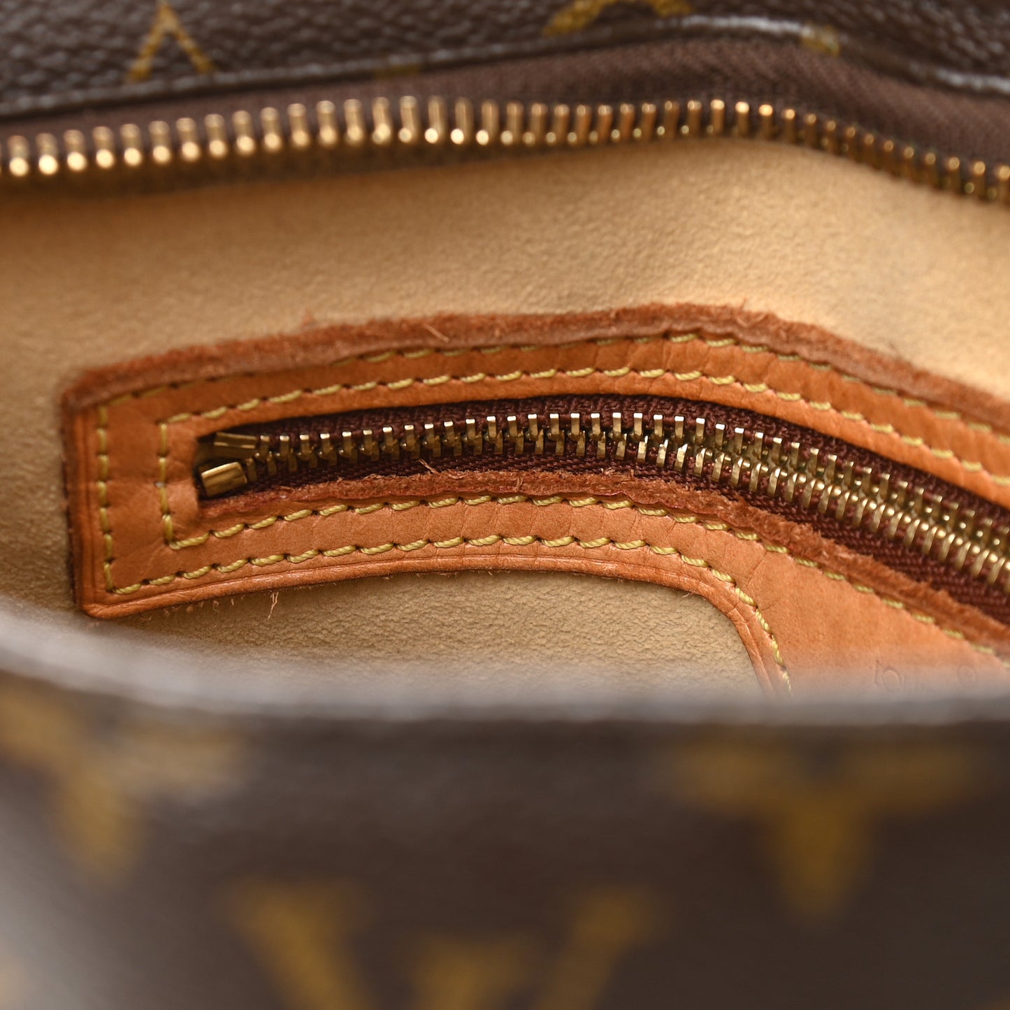 Monogram Looping MM