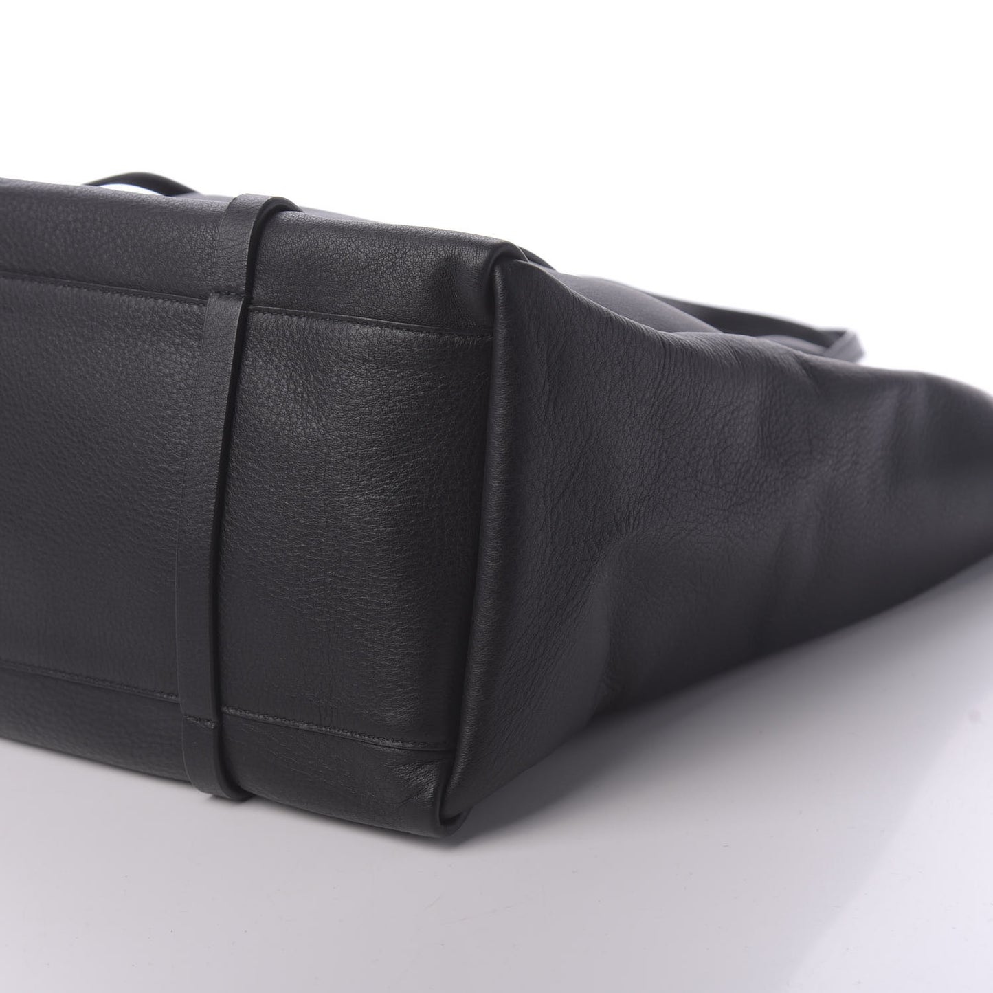 Pebbled Calfskin Medium Everyday Tote Black