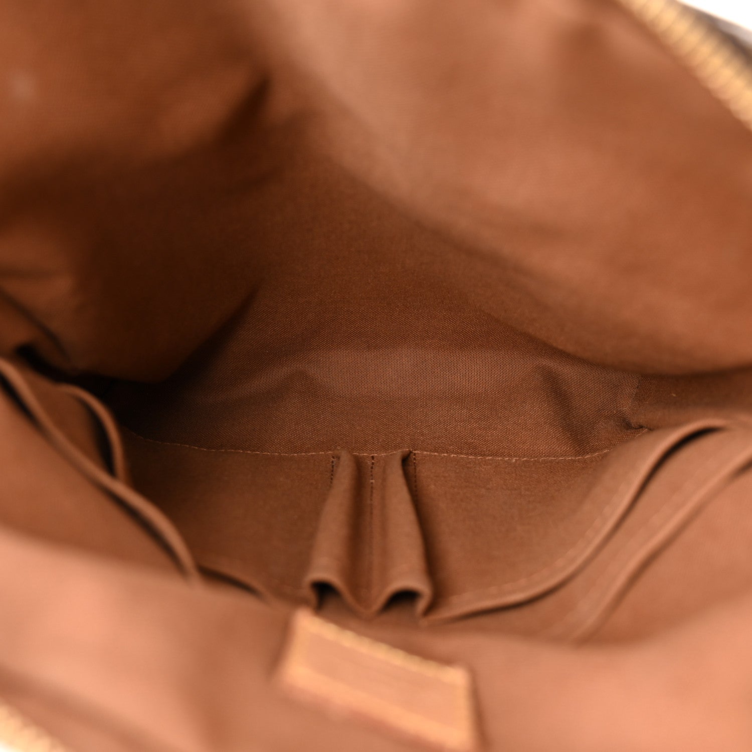 Louis Vuitton Monogram Trotteur Beaubourg 5 of 10