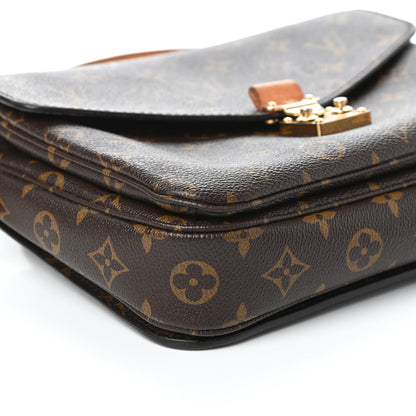Louis Vuitton Monogram Pochette Metis 7 of 8