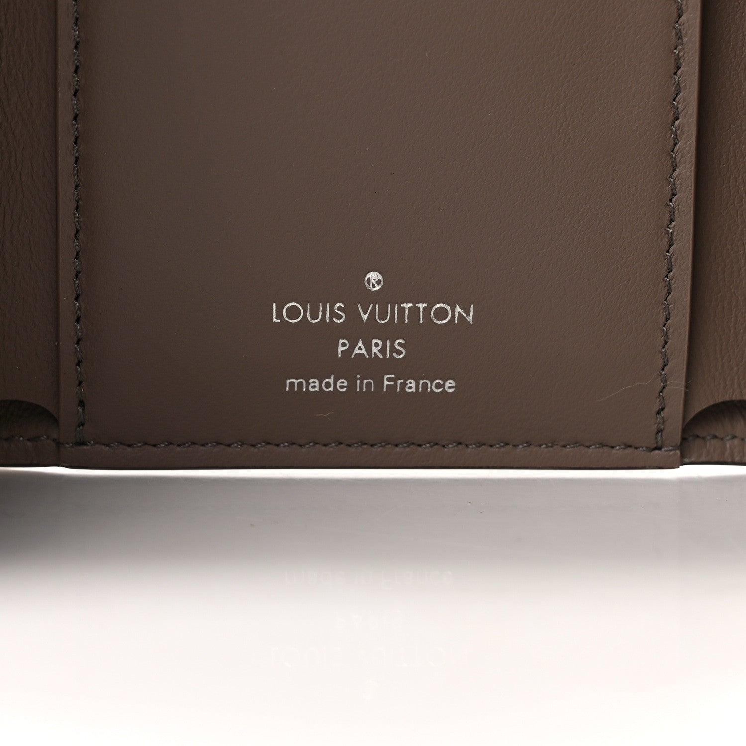 Louis Vuitton Taurillon Capucines Compact Wallet Magnolia 6 of 6