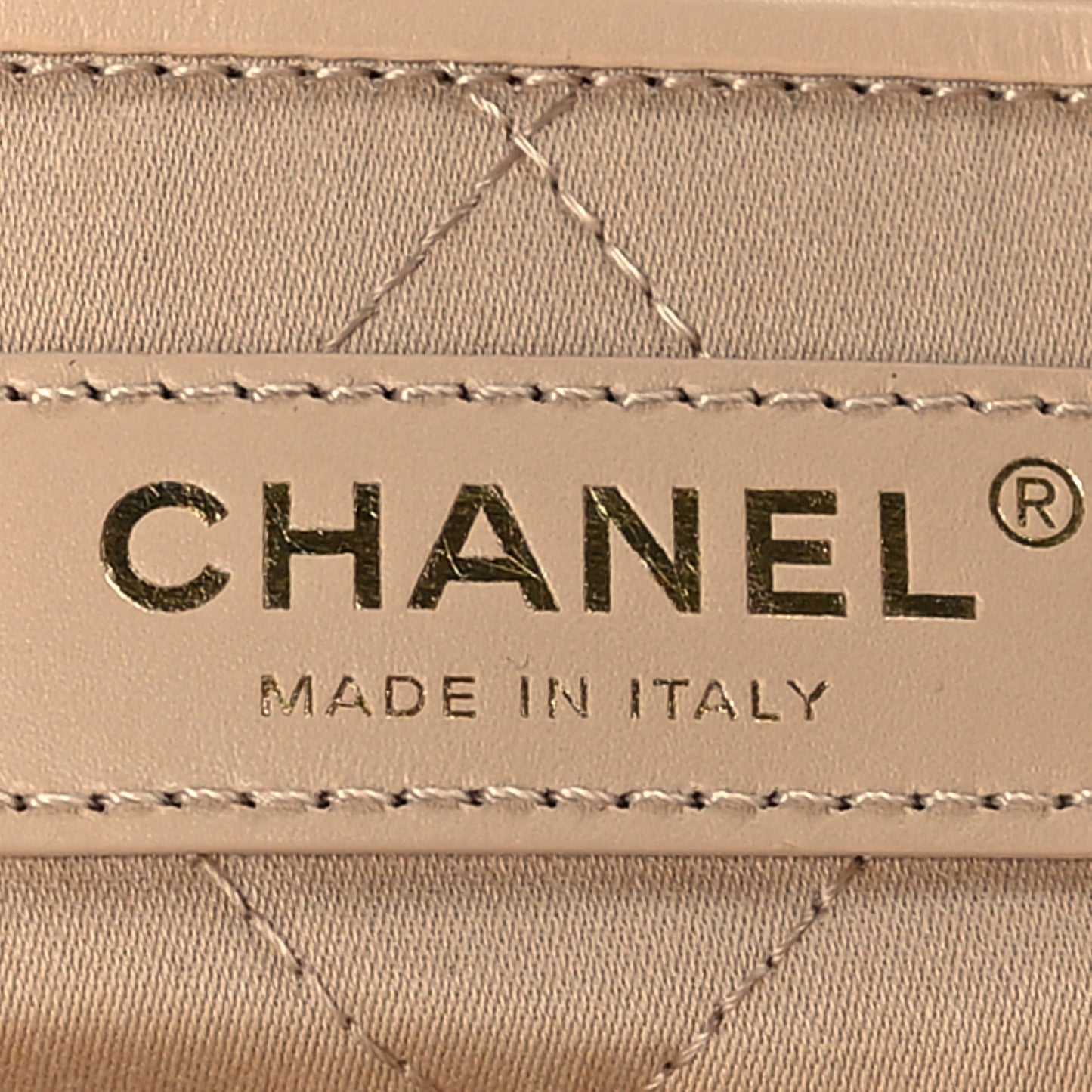 Calfskin Quilted Chanel 22 White