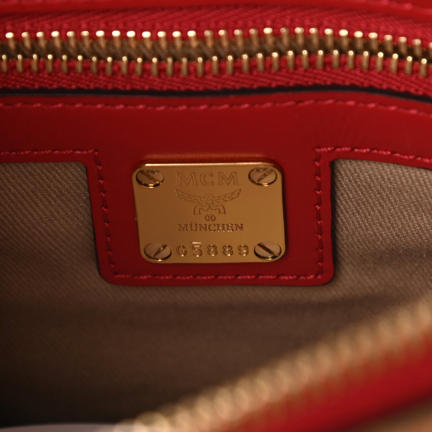 Visetos Medium Crossbody Pouch Cognac Red