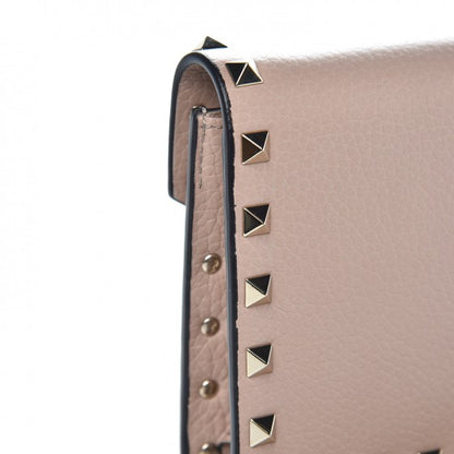 Valentino Garavani Pebbled Calfskin Rockstud Envelope Wallet on Chain Poudre 7 of 8