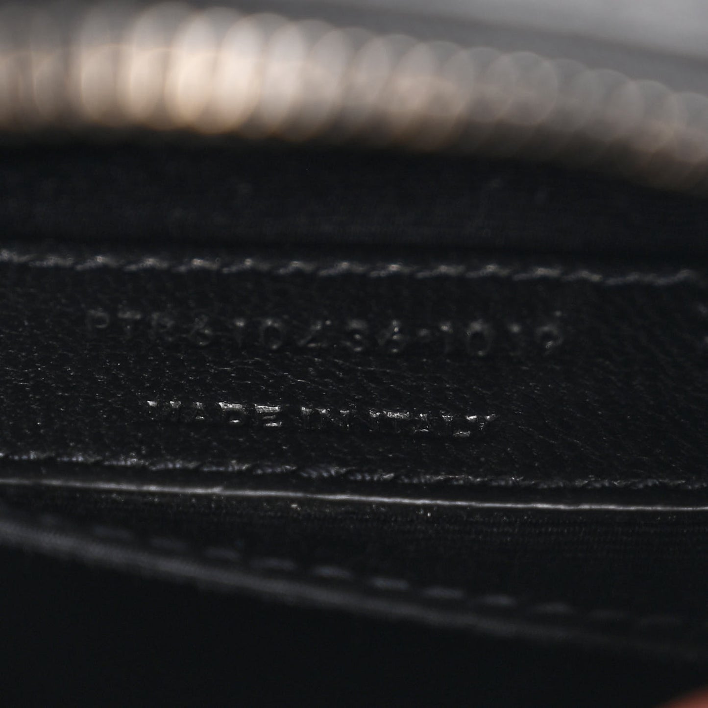 Calfskin Matelasse Chevron Round Vinyle Camera Bag Black