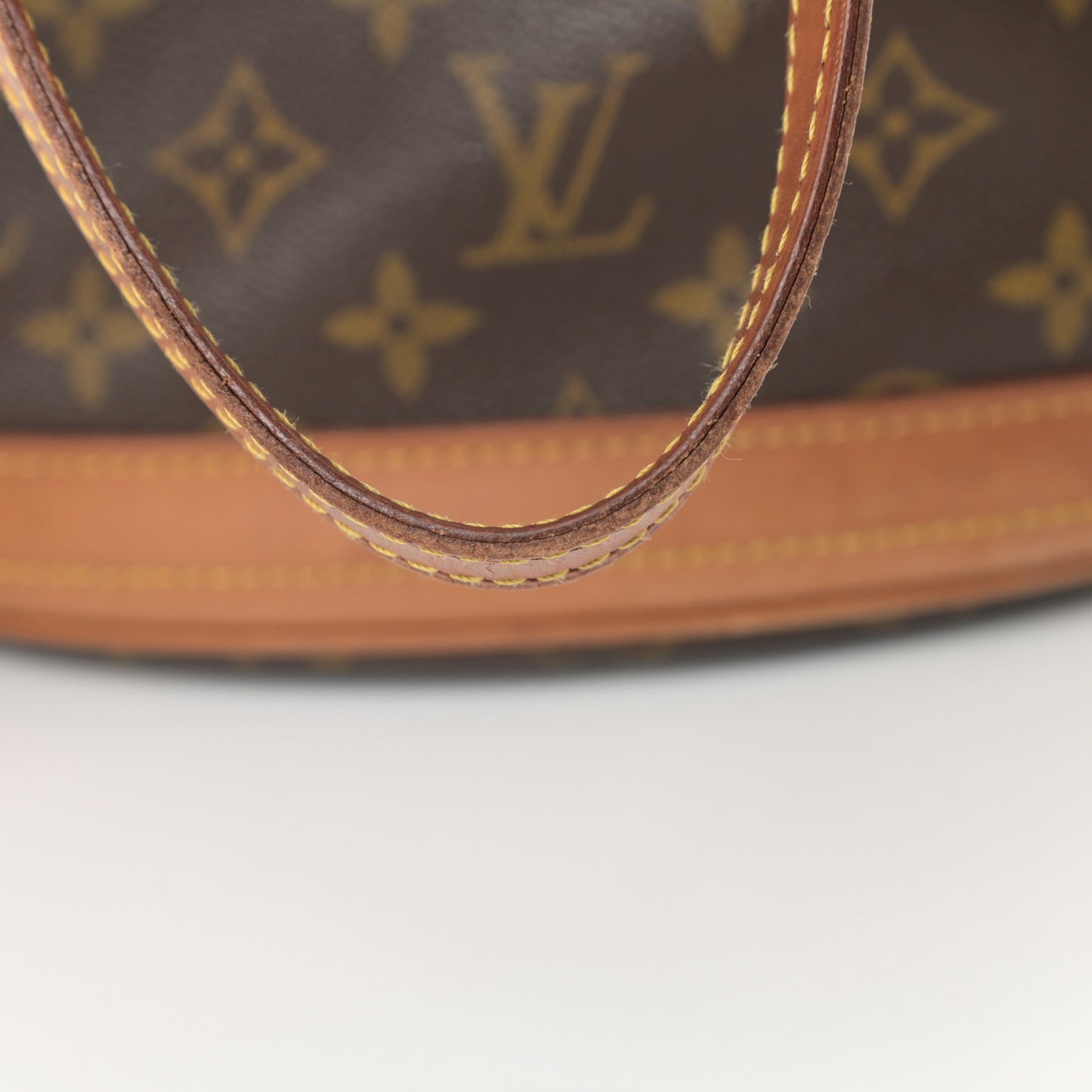Monogram Petit Bucket 23