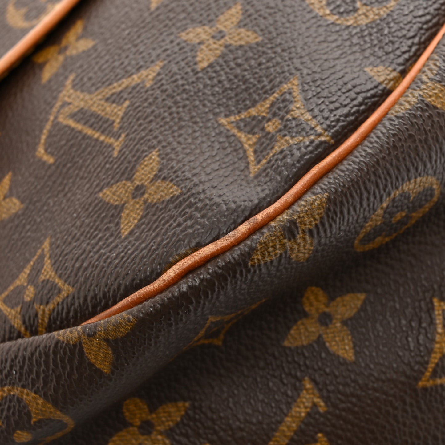 Monogram Saumur 35