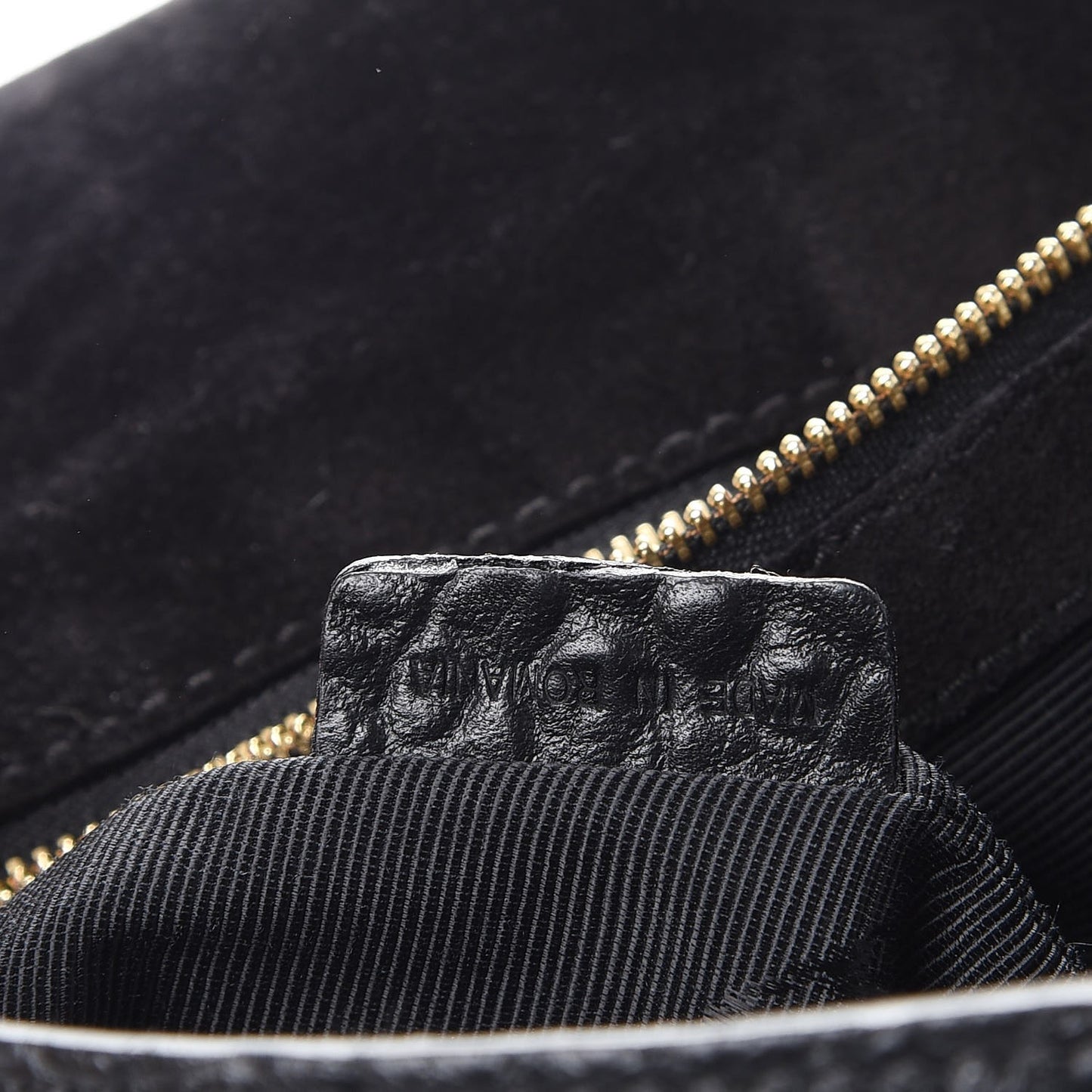 Signature Grain Large Mildenhall Shoulder Bag Black