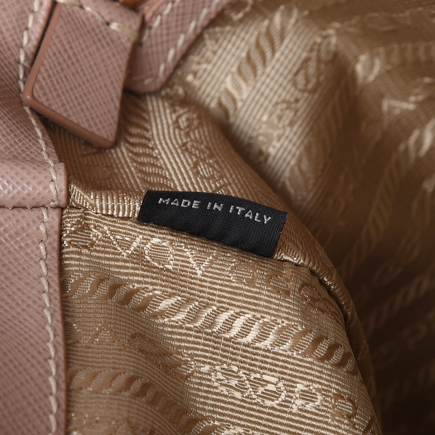 Saffiano Lux Large Tote Cammeo