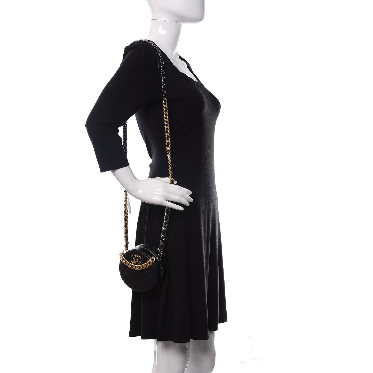 Shiny Goatskin Quilted 19 Round Clutch With Chain Black