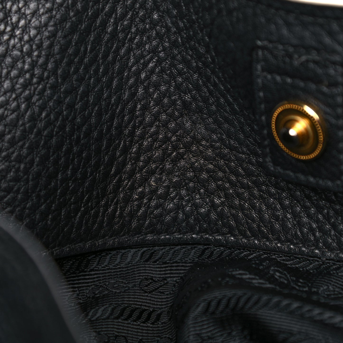 Vitello Daino Side Pocket Tote Black