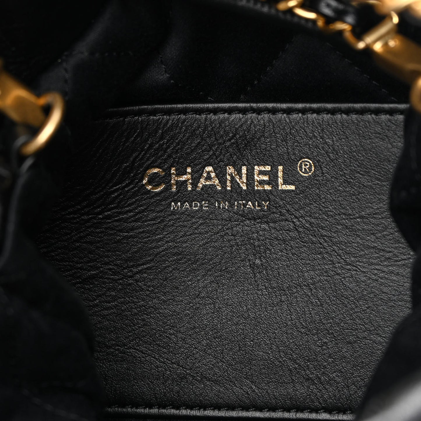 Shiny Crumpled Calfskin Quilted Pearl Mini Chanel 22 Black
