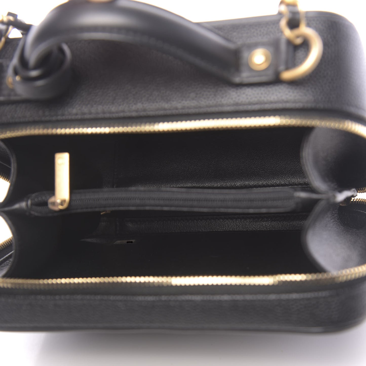 Caviar Quilted Medium CC Filigree Vanity Case Black
