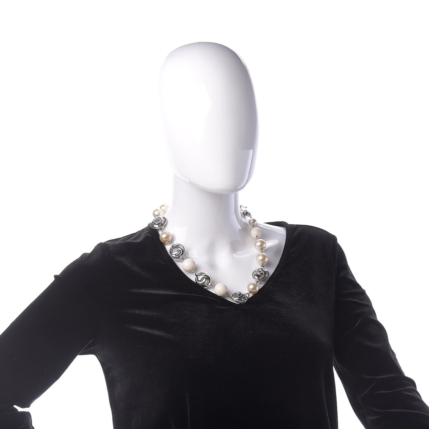 Resin Bead Pearl CC Short Necklace Silver