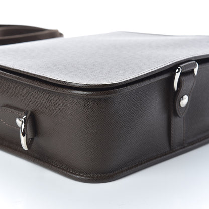 Louis Vuitton Taiga Andrei Messenger Bag Grizzli 8 of 12