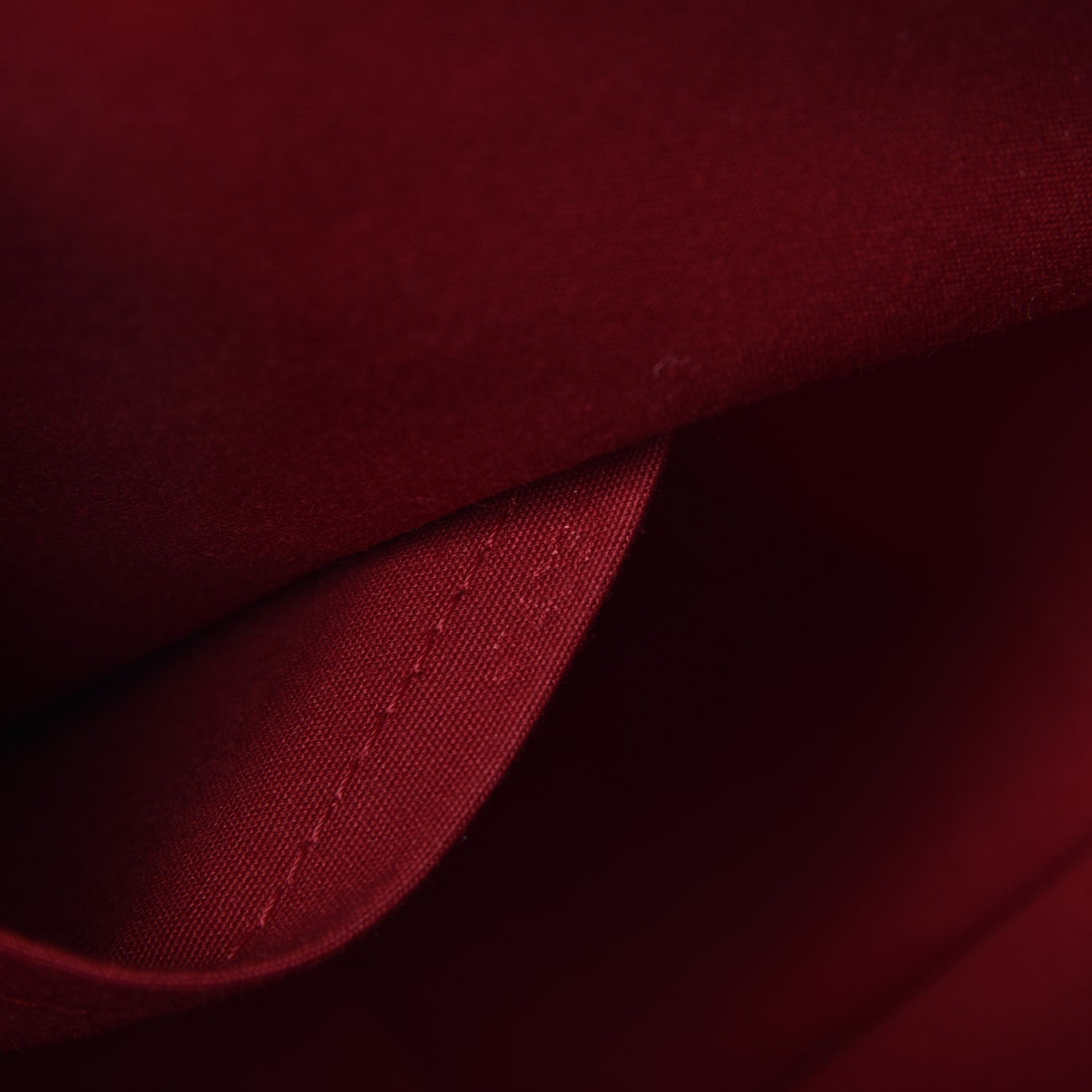 Louis Vuitton Vernis Bellevue PM Pomme D'Amour 7 of 7