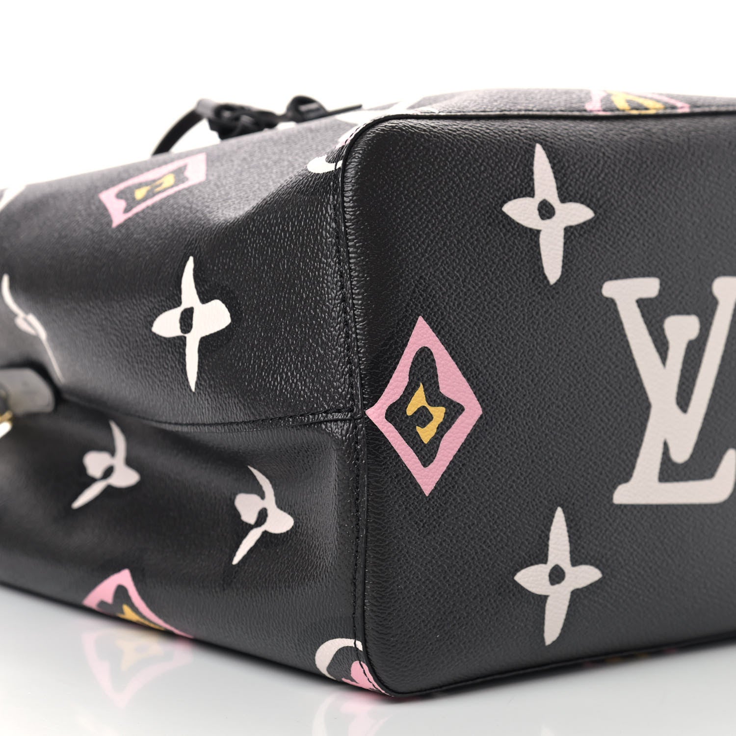 Louis Vuitton Monogram Giant Wild At Heart Neonoe MM Black 8 of 9