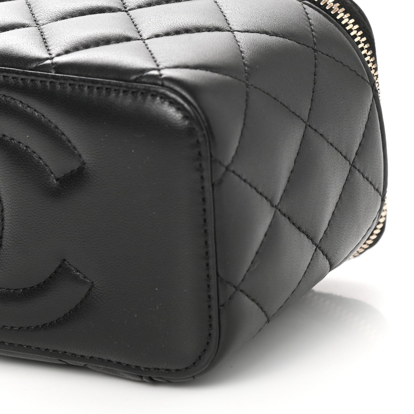 Lambskin Quilted Small Top Handle Vanity Case With Chain Black