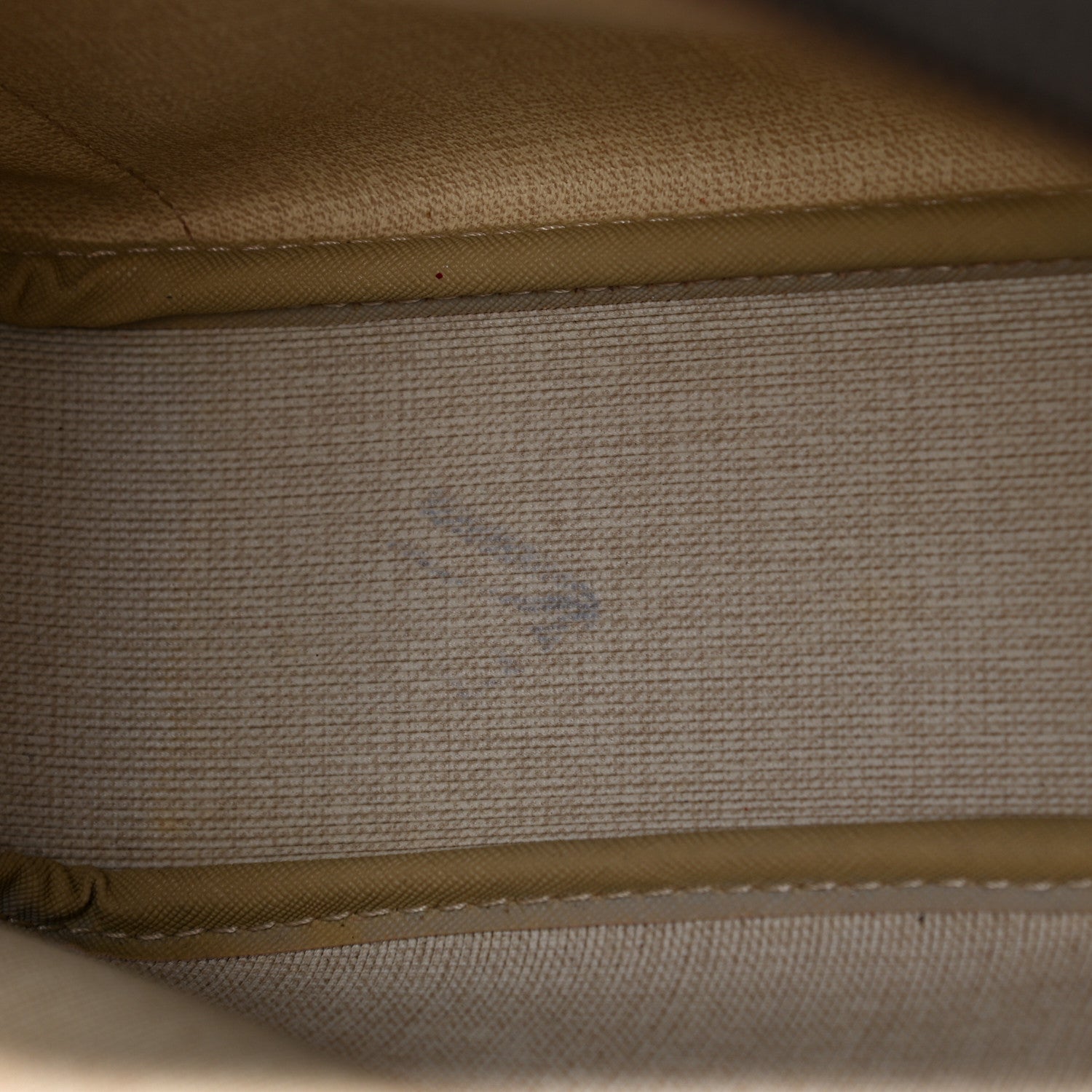 Louis Vuitton Monogram Reporter PM 5 of 13
