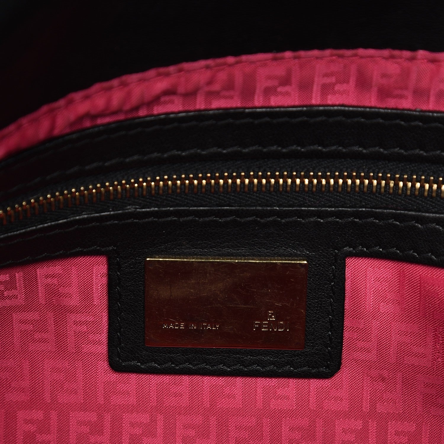 Fendi Nappa Logo Embossed Baguette Black 6 of 9