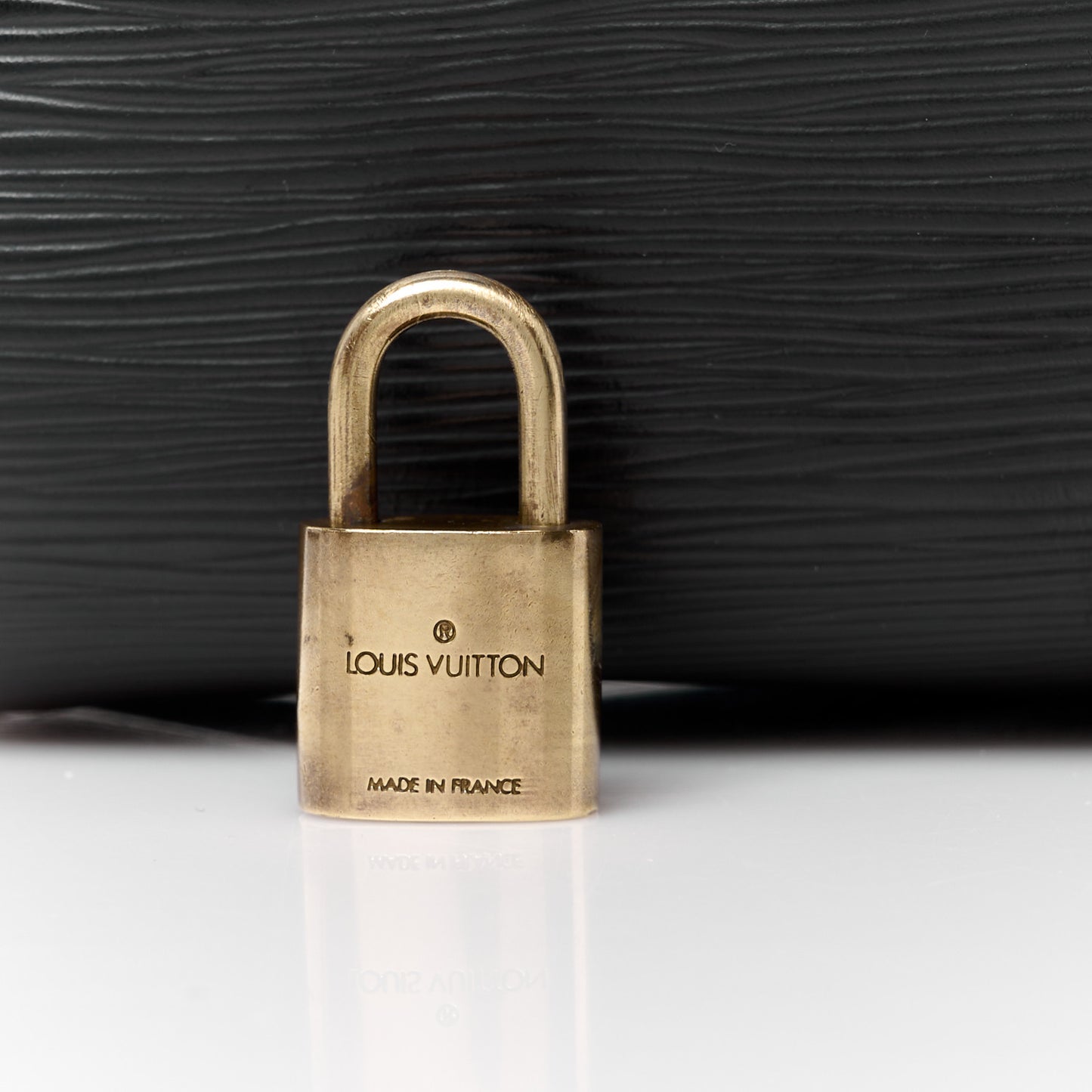 LOUIS VUITTON Epi Speedy 25 Black
